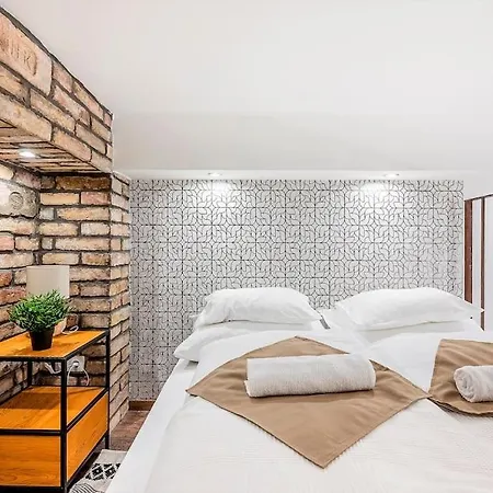 Brenda Design * Boedapest